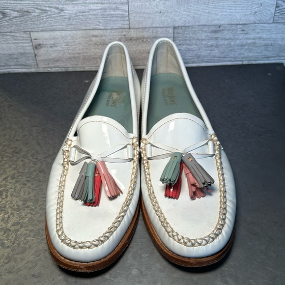 G.H. Bass & Co. White Handcrafted Patent Leather Weejuns withTassels Women’s 7.5 - Picture 10 of 12